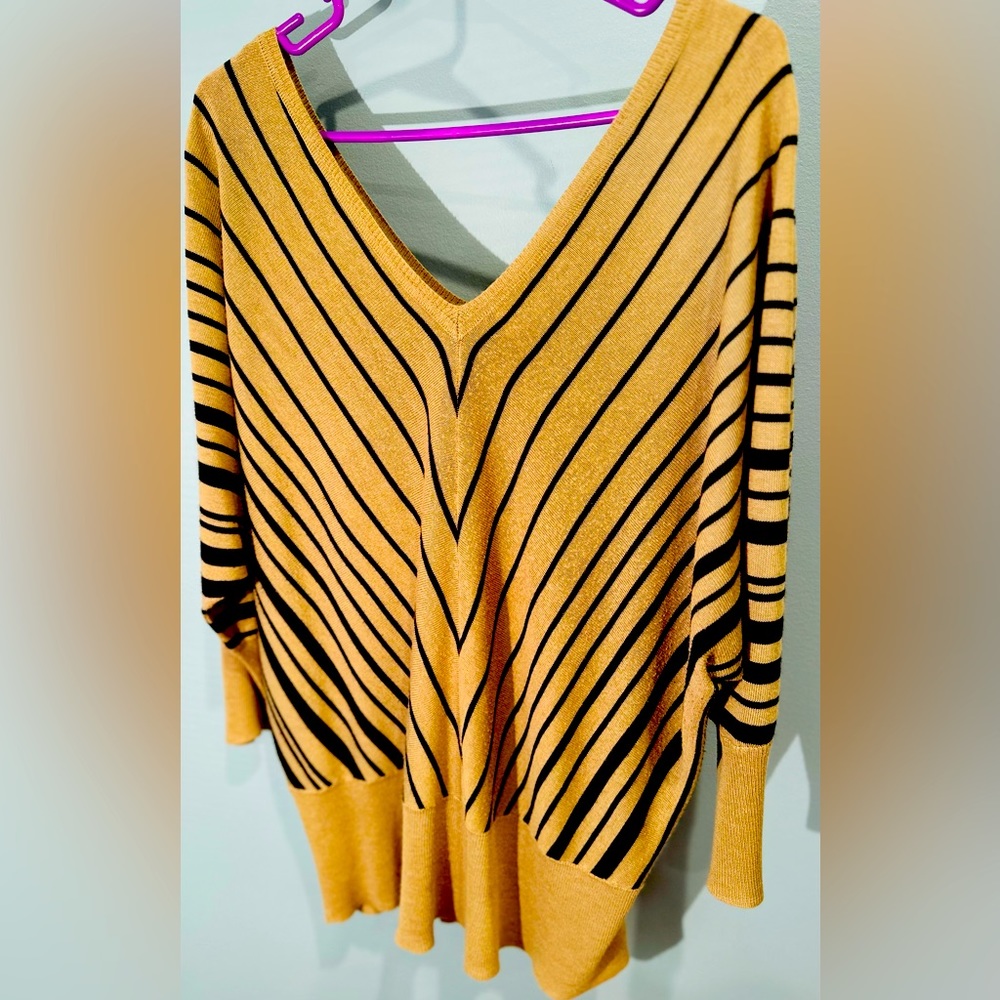 Caramel/black V-neck CATO 22/24
